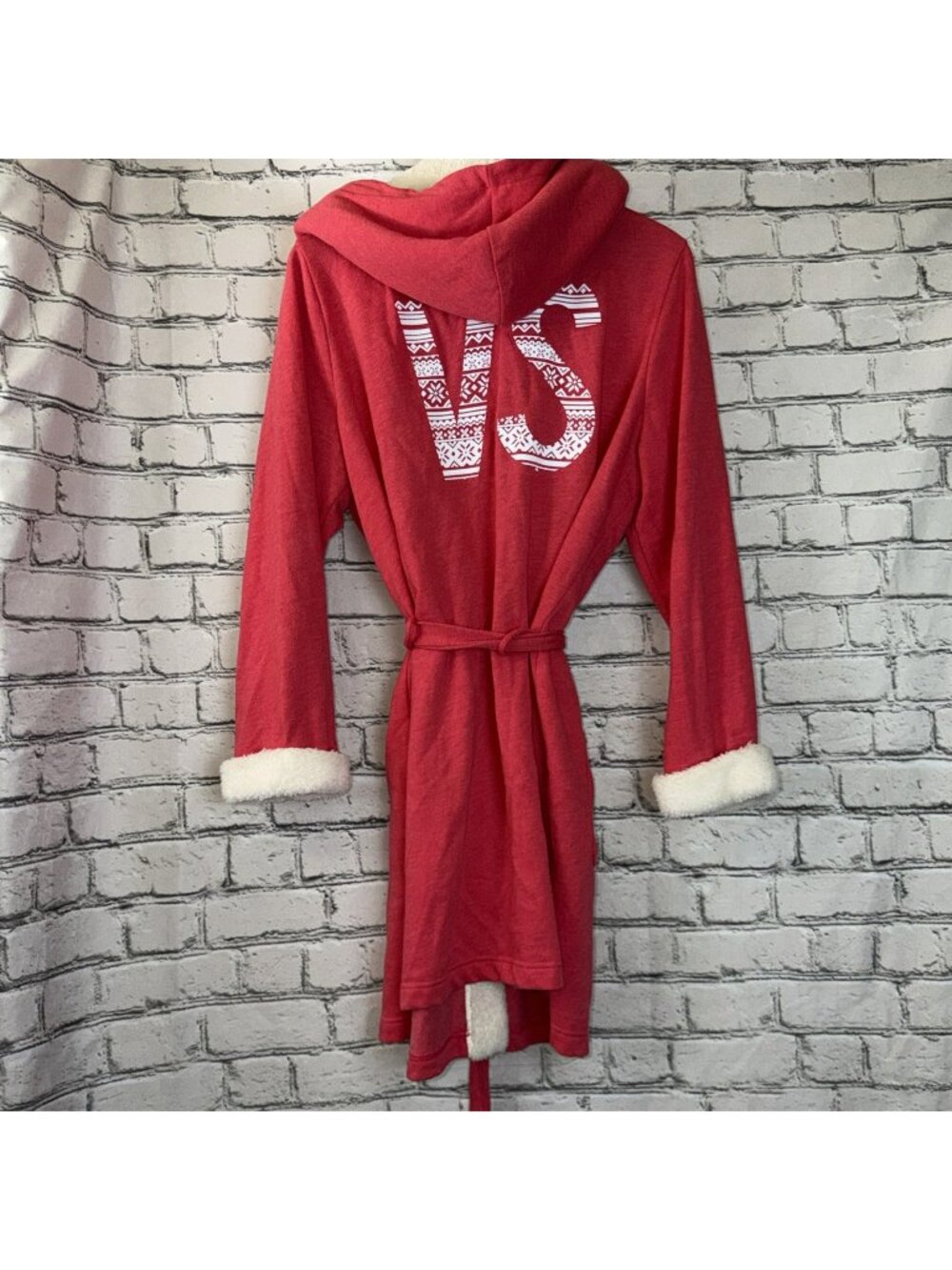 Victoria's Secret Sherpa Plush Red Hooded Short Robe M / L Limited Edition Cream
